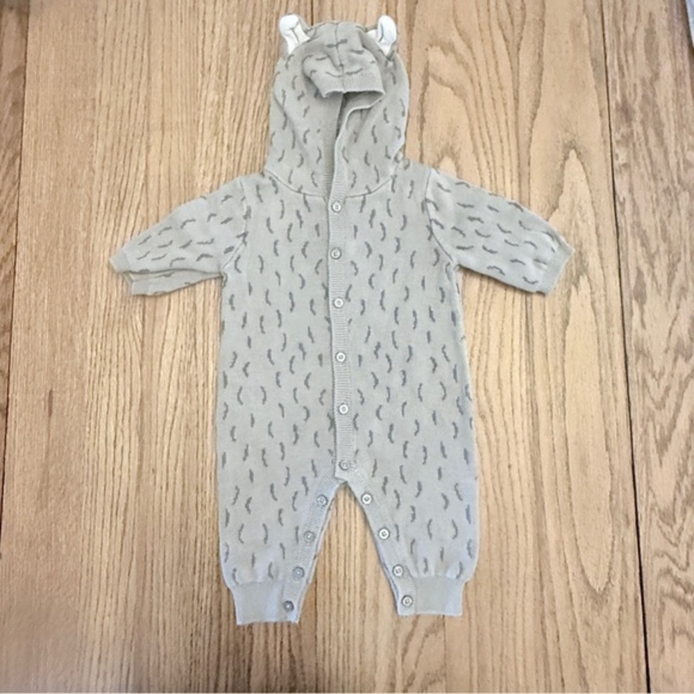 GAP Gray Patterned Kids One Piece Button Up Hood with Ears Sz 0-3 months BI